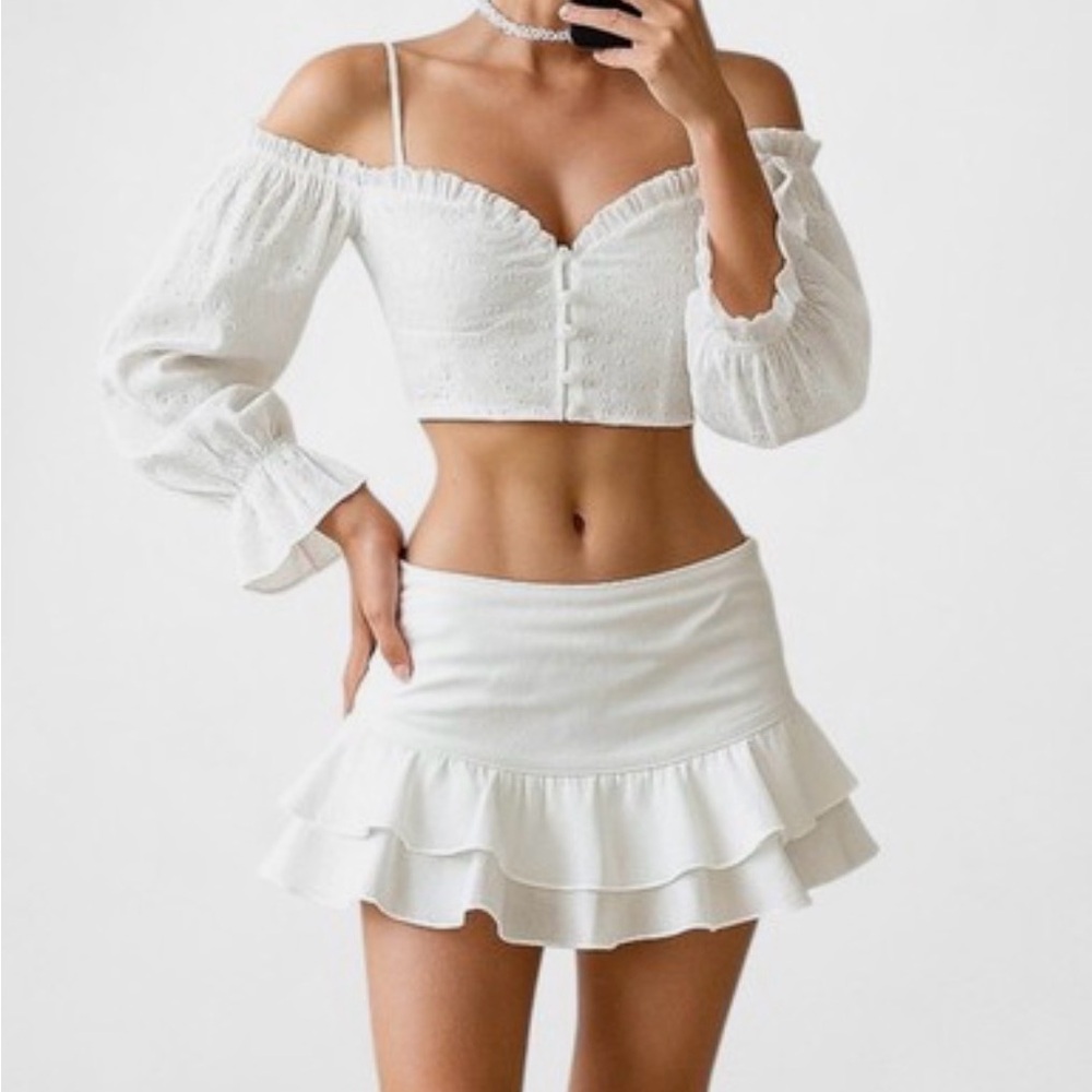 Zara White Ruffle Off-Shoulder Cropped Top || Size: S